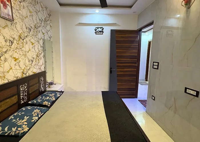 Independent 1 Bhk Apartment In New Delhi